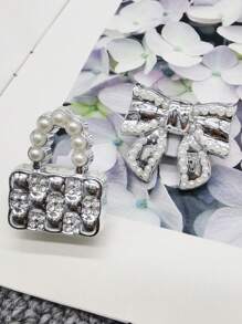 2PCS Rhinestone Crown Shoe Lace Charms ABS Bling Buckles Decorations DIY Cute Purse Shoelace Clips Accessories Decor Ornaments Fit Women Lady Sneakers Boots Xmas Halloween Birthday Party Gifts (Shoes Not Included)