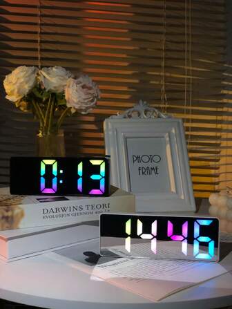 1pc Digital Clock With Night Light Colorful Clock Alarm Beside Digital Alarm Clock With Colour Fonts Colorful Display Digital Battery/USB Alarm Clocks Bedside With Date Calendar Temperature Snooze Adjustable Brightness LED Dimmer Modes Clock Bedroom Decor,Home Decor ,Room Decor Dormitory Decor Back To School School Decor School Surprise School Supplies