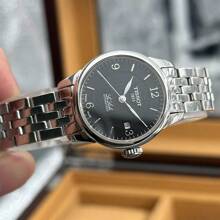 Tissot Le Locle Series Movimento mecânico automático 30 metros à prova d'água Relógio feminino Relógio suíço 25,3 mm Mostrador preto Caixa de aço inoxidável Pulseira de aço inoxidável T41.1.183.54