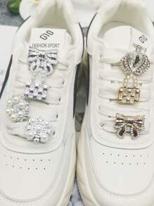 2PCS Rhinestone Crown Shoe Lace Charms ABS Bling Buckles Decorations DIY Cute Purse Shoelace Clips Accessories Decor Ornaments Fit Women Lady Sneakers Boots Xmas Halloween Birthday Party Gifts (Shoes Not Included)