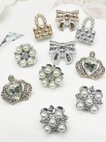 2PCS Rhinestone Crown Shoe Lace Charms ABS Bling Buckles Decorations DIY Cute Purse Shoelace Clips Accessories Decor Ornaments Fit Women Lady Sneakers Boots Xmas Halloween Birthday Party Gifts (Shoes Not Included)