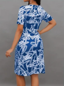 Must-Have! Women's Fashion Short Sleeve Christmas Dress, All-Over Printed Round Neck Elegant Dress, Versatile For Daily Wear