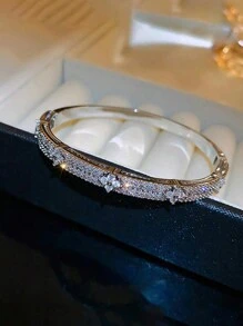 1pc Exquisite Four-Leaf Flower Cubic Zirconia Inlaid Bracelet, Fashionable Jewelry Accessory For Women, Perfect For Everyday Elegance And Party Charm, An Ideal Gift - Four-petal Flower Bracelet - View 14