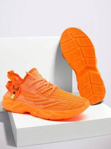 Baskets hommes Chaussures de course sur route à lame antidérapante, maille respirante. Chaussures de sport légères pour la gym, l'entraînement et la marche. mode jeune, style basket street. Couleur orange
