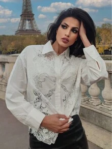 Preciosa blusa de encaje con un diseño clásico. Esta blusa combina a la perfección delicados detalles de encaje con un corte clásico. Elegante pero a la moda, añade un atractivo discreto pero cautivador a tu conjunto. - Blanco - Ver 3