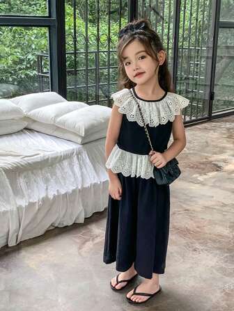 年轻女孩荷叶边领拼色无袖背心套装，经典黑白色，夏季