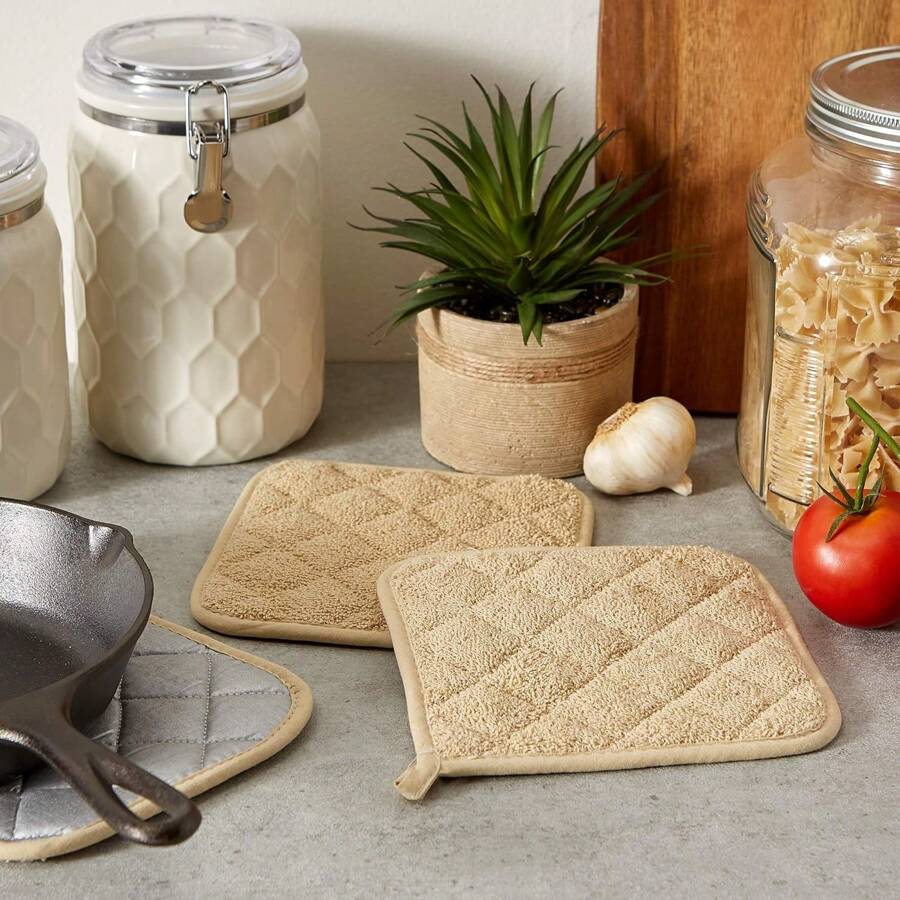 4 Pcs Heat-Resistant Hot Pad Set, Cooking Kitchen Trivet Mats, For Cooking, Baking, Camping, With Hanging Loops, Size: 16*16 CM, Machine Washable - Multicolor - View 1