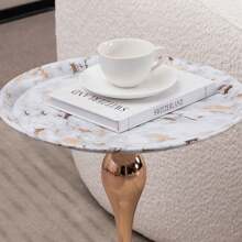 Mesa auxiliar redonda con diseño de cola de sirena, mesa de pedestal metálica moderna, mesa de acento minimalista para espacios pequeños, mesa decorativa para bebidas y martinis para la sala de estar - Grano de mármol blanco + metal + art déco - Ver 5