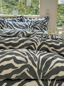 3pcs Bedding Set, Zebra Print Pattern, Soft & Skin-Friendly Beddings Including 1 Duvet Cover And 2 Pillow Shams, Without Filler, Suitable For Dorm, Bedroom, Home Use, Multiple Sizes Available