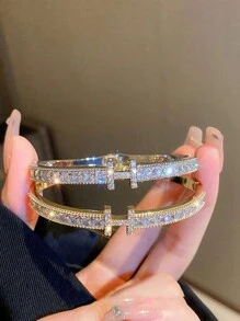 1pc Exquisite Four-Leaf Flower Cubic Zirconia Inlaid Bracelet, Fashionable Jewelry Accessory For Women, Perfect For Everyday Elegance And Party Charm, An Ideal Gift - Four-petal Flower Bracelet - View 3