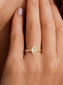 1pc Elegant And Luxurious Women's Anniversary Ring. It Is Made Of 925 Sterling Silver, With A Rhombus-Shaped Zirconia Inlaid By Six Claws. It's A Birthstone Gemstone, Suitable For Wearing At Parties, As An Engagement Ring Or As A Gift.