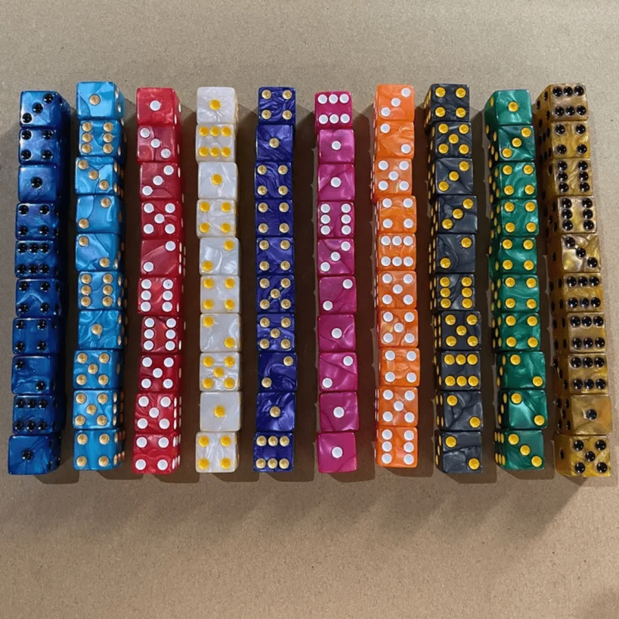 10pcs/套大孔骰子套装 - 方形珍珠骰子，适用于大理石棋盘游戏配件，非常适合棋盘游戏和派对乐趣，家庭聚会首选，适合角色扮演游戏，基于运气的桌面游戏 - 适合 14 岁以上。适合室内和室外游戏、多人游戏、朋友聚会、生日、婚礼和庆祝活动。游戏、新年、生日的绝佳礼物。 - 彩色 - 查看 1