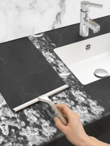 1 件优质玻璃刮水器带钩 - 耐用玻璃刮水器，方便家庭清洁，适用于淋浴门、浴室、窗户和汽车玻璃 - 快速干燥，多表面解决方案 - 符合人体工程学的设计，清洁工具套装 - 彩色 - 查看 2