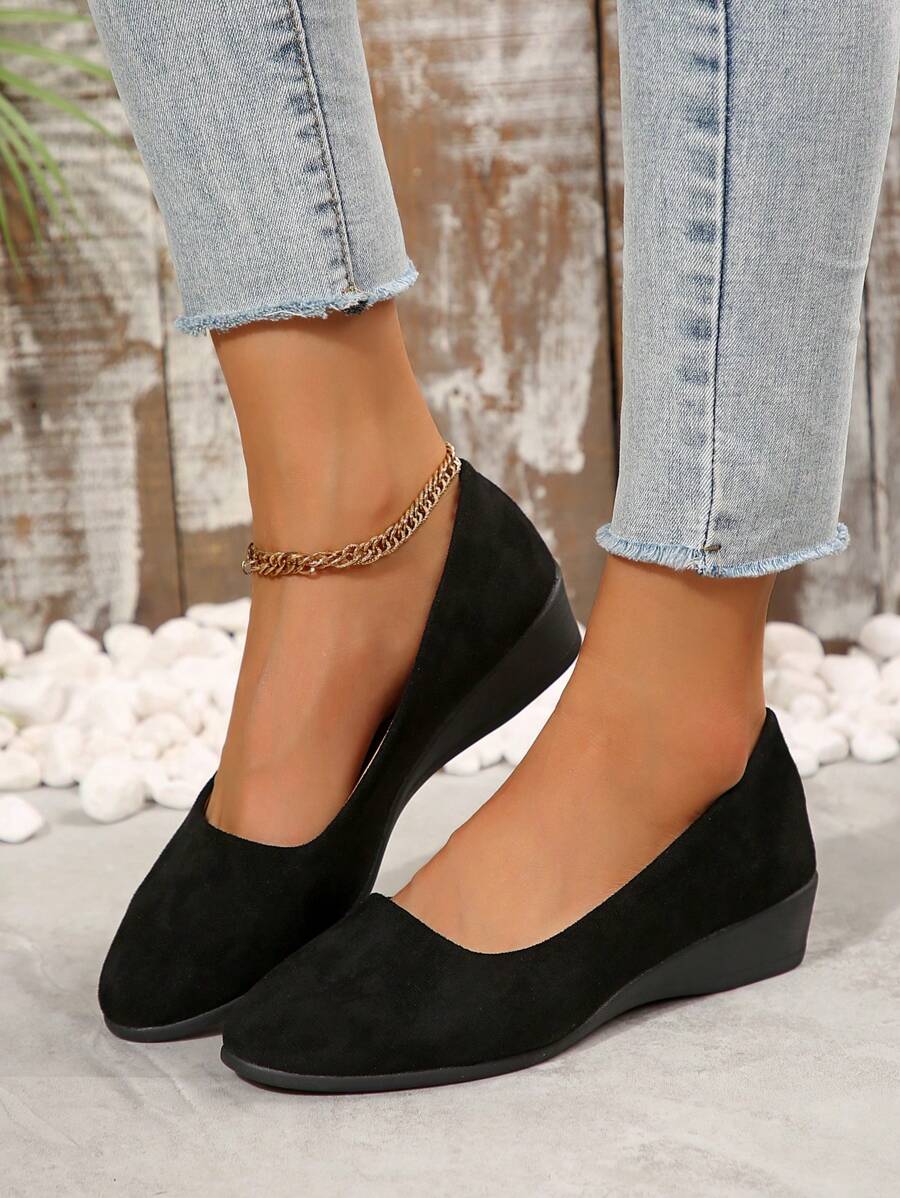 Damskie półbuty na koturnie z noskiem w szpic, wsuwane, w jednolitym kolorze, wygodne, codzienne, modne buty robocze - Czarne - Zobacz 1