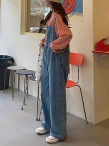 Otoño Vintage Versátil Suelto Bolsillos Grandes Monos y Monos de Mezclilla para Mujer Petos retro versátiles y holgados con bolsillos grandes para estudiantes Pantalones anchos de cintura alta y estilizados para mujer Monos & overoles mezclilla para mujer - Lavado ligero - Ver 4