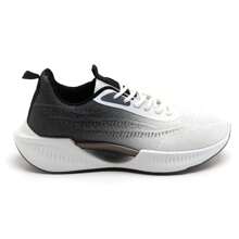Zapato deportivo ligero con suela acolchada y patrones en relieve - Negro - Ver 4