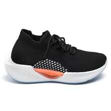 Sports Shoe With Thick Sole And Embossed Details - Black - View 4