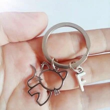 1pc 26 English Letters Metal Cartoon Cat Keychain, Creative Letter Keyring Accessory, Gift For Bag, Car, Couple, Unisex Car Accessories Bag Charm Backpack For School