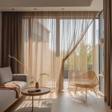 1 tấm rèm mỏng màu cà phê hiện đại với điểm nhấn là sợi chỉ vàng lấp lánh. Kết hợp chức năng che nắng với sự thanh lịch lọc ánh sáng. Được thiết kế với các lỗ khoen đục sẵn để dễ dàng lắp đặt, tấm rèm này lý tưởng để nâng cao phong cách của phòng ngủ, phòng khách và ban công đồng thời mang đến nét quyến rũ tinh tế, đương đại cho bất kỳ không gian nào. - Cà phê nâu - Xem 1