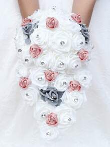 1 باقة من الورود البيضاء الأنيقة الكبيرة، مرصعة بالكريستال والأحجار الكريمة واللؤلؤ وشريط الساتان المتدلي، باقة عروس، حفل زفاف، وصيفة العروس، حفل ، عيد الحب، ترتيب زهور الرغوة الاصطناعية PE W330PE - قطر 23 سم، طول 40 سم، ارتفاع 26 سم - مشاهدة 13