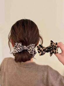 1pc Chic Leopard Print Bow Hair Claw, Large Chic Leopard Print Bow Hair Clip, Elegant Polyester & Spandex Bowknot Hair Clip, - Elegant Retro Double-Layer Big Bow Hair Clip Elegant Bow Ball Head Clip High Ponytail Fixed Clip, Vintage-Inspired Fabric Hair Claw For Ponytails & Updos, Y2K Inspired PVC Knot For Women, Perfect Gift Claw Clips Hair Claws Hair Barrettes