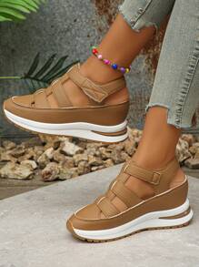 女士厚底坡跟运动凉鞋，防水露趾罗马凉鞋，新款时尚镂空一脚蹬厚底凉鞋，魔术贴防滑鞋底，夏季增高跟休闲凉鞋。圆头舒适卡其色步行鞋，女士节日派对必备休闲凉鞋，透气坡跟厚底纯色凉鞋，女士厚底夏季凉鞋。