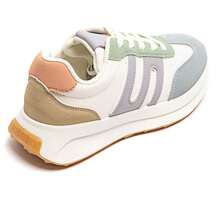 Sportieve sneakers met dikke zool en contrasterende details
