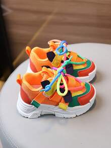 1 par de zapatillas de moda para niñas, zapatos de uso diario con estilo universitario - parte superior de tela de unicolor con detalles de pespuntes en contraste, suela de TPR, cómodas zapatillas de running/entrenamiento de corte bajo, colores suaves y vibrantes, para primavera/otoño, ajustables