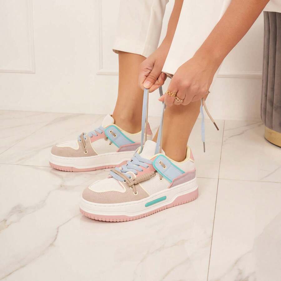 Thick-Soled Sports Shoe With Embossed Details - Multicolor - View 1