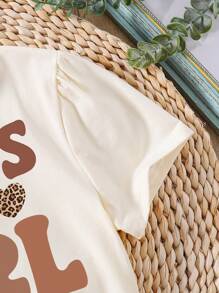 Young Girl Letter Print Short Sleeve T-Shirt