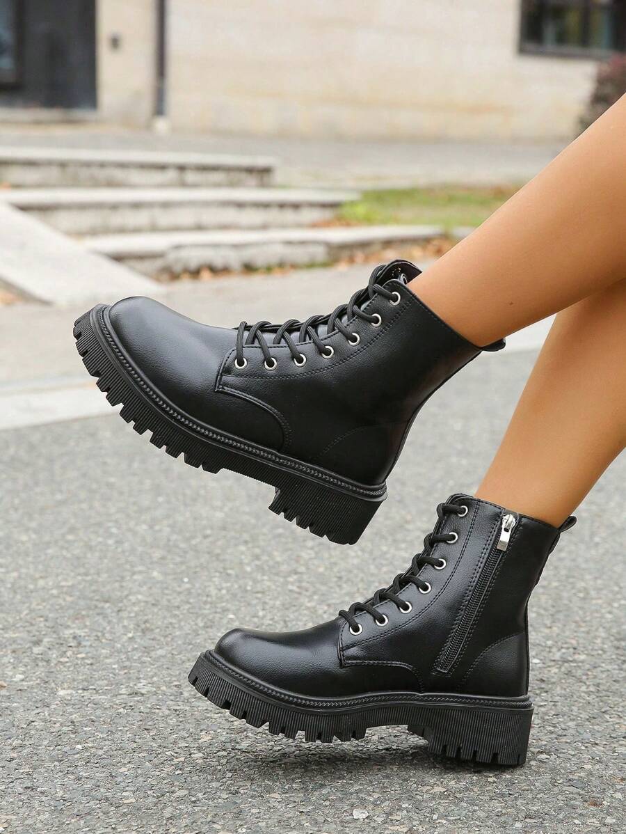 Women's Black Boots 2024 New Autumn/Winter Thick Sole Short Boots, Warm