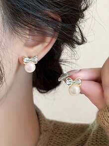 1pair Sweet & Elegant & Luxurious Mermaid Princess Style Faux Pearl & Rhinestone Decor Bow Shaped Alloy Stud Earrings For Women, Daily Wear.It Is Also A Bride's Earring And Wedding Accessory Valentine's Day