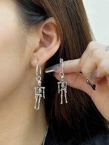 1 par de pendientes colgantes de estilo skull retro oscuro de plata de ley 925, adecuado para uso diario de mujeres
