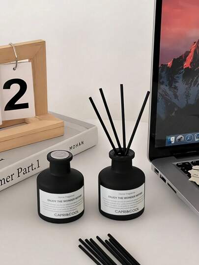 5pcs/Set, Aromatherapy Kit Contains One Aromatherapy And Four Diffuser Sticks, Natural Plant Extract, Aromatherapy Essential Oil For Home, Fire Free Aromatherapy For Home Indoor Long-Lasting Aromatherapy Essential Oil Floral Bedroom Bathroom Air Freshener Aromatherapy Essential Oil Set Gifts Birthday Graduation