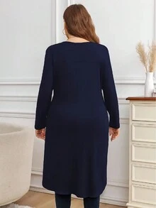 Abito lungo in maglia a-line con orlo asimmetrico, scollo tondo, parte anteriore corta e parte posteriore lunga, taglie forti - Blu Navy - Visualizzare 3