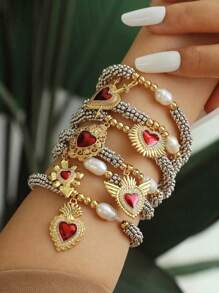 1件创意时尚个性化设计优雅轻盈奢华铜镶嵌锆石不对称水滴心形串珠养殖珍珠手链，适合女性、姐妹、情侣、毕业礼物，也是情人节、日常聚会、节日、圣诞节的理想之选。