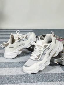 白色和灰色反光设计透气舒适宽版厚底坡跟鞋，适合庆祝、日常穿着、度假、节日、时尚外出，不累的厚底坡跟鞋 - 白灰 - 查看 5