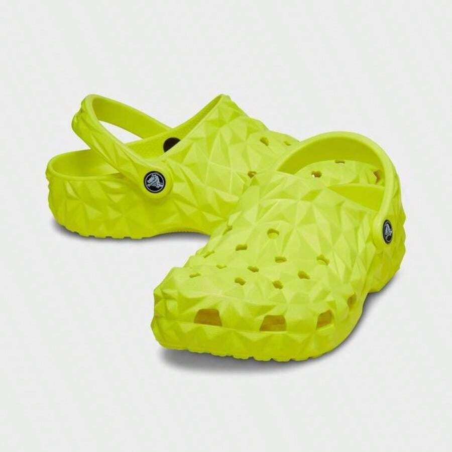 Crocs Classic Geometric Clog Shoes - 綠色 - 查看 1