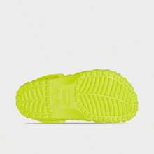 Crocs Classic Geometric Clog Shoes - 綠色 - 查看 3
