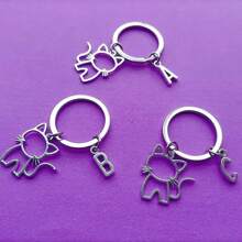1pc 26 English Letters Metal Cartoon Cat Keychain, Creative Letter Keyring Accessory, Gift For Bag, Car, Couple, Unisex Car Accessories Bag Charm Backpack For School