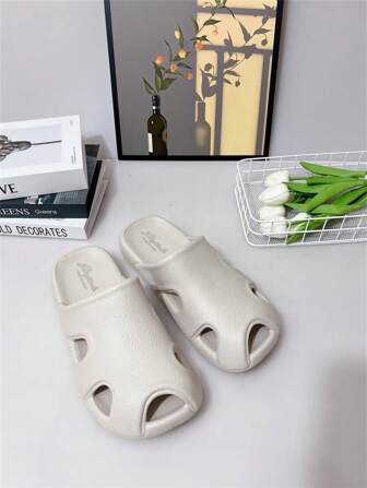 1 双儿童休闲轻便凉鞋，柔软简约纯色透气一脚蹬拖鞋，防滑缓冲舒适外穿