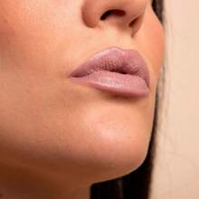 MIA MAKEUP WET FLOW - Long-Lasting Glossy Creamy Lipstick - 03 Flora - View 3