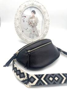 Women's Casual Waist Bag, Retro Waist Bag, Outdoor Multi-Pocket Travel Chest Bag - Black - View 1