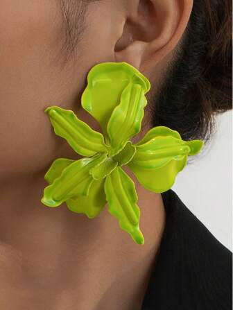 1 Pair Retro European & American Exaggerated 3D Floral Asymmetric Bright Stud Earrings For Women, Vacation/Party Gift