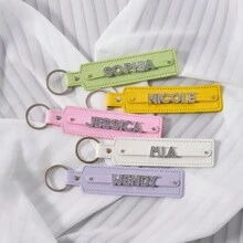 Personalisierter Acryl Mehrfarbiger Buchstaben Schlüsselanhänger, bestes Weihnachtsgeschenk, Geburtstagsüberraschung für Familie und Freunde, Leder Schlüsselanhänger, Acryl Namenspersonalisierung, Herbst/Winter Feiertags Geschenk, Überraschung für Lieblingsmenschen