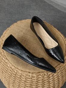Women's Pointed Toe Slip-On Casual Flats, Black, Fashion And Versatile For All Seasons - Black - View 3