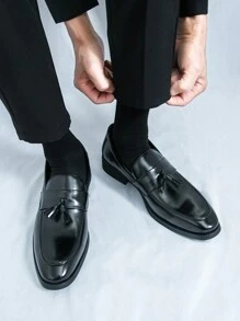 Męskie modne formalne buty z frędzlami, czarne wsuwane skórzane buty wizytowe do biura, pracy, na wesele