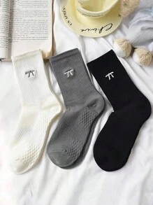 3 Pairs Breathable Moisture-Wicking Medium Length Socks, Random Assortment