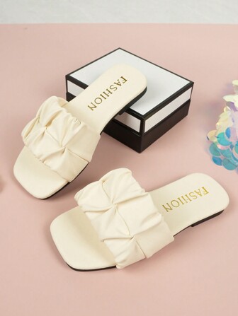 Children Fashion Outdoor Sandals Summer Square Toe Flat Shoes Strap Sandals New Style Girls Shoes Stylish Beach Slippers