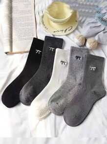 3 Pairs Breathable Moisture-Wicking Medium Length Socks, Random Assortment